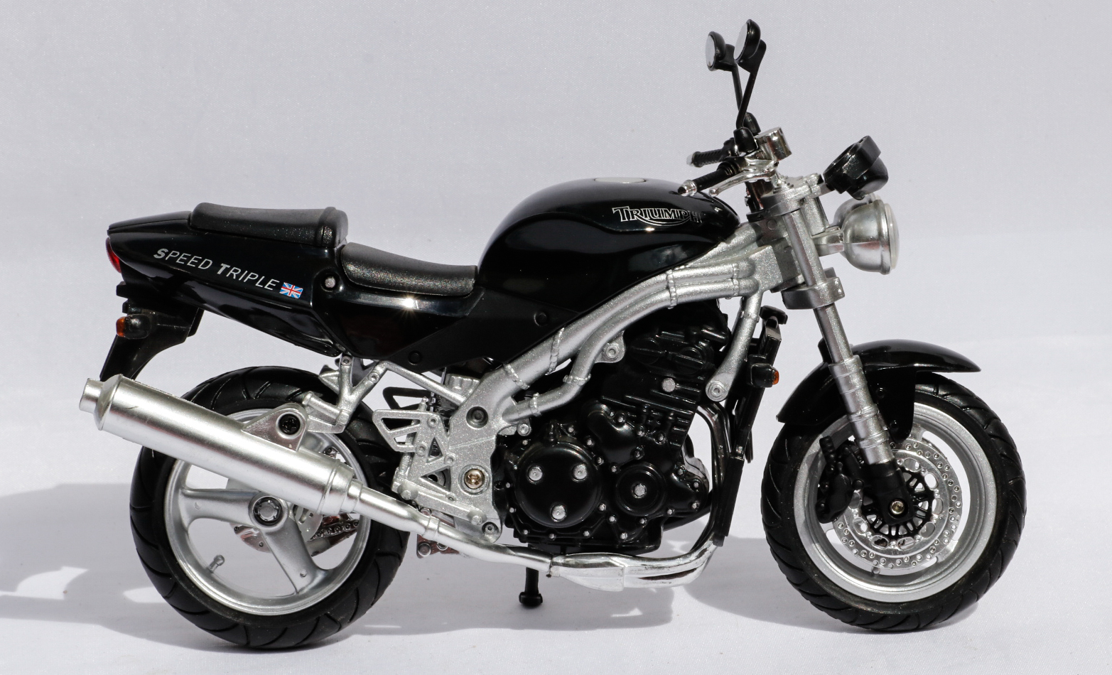 New Ray 1-12 Triumph Speed Triple